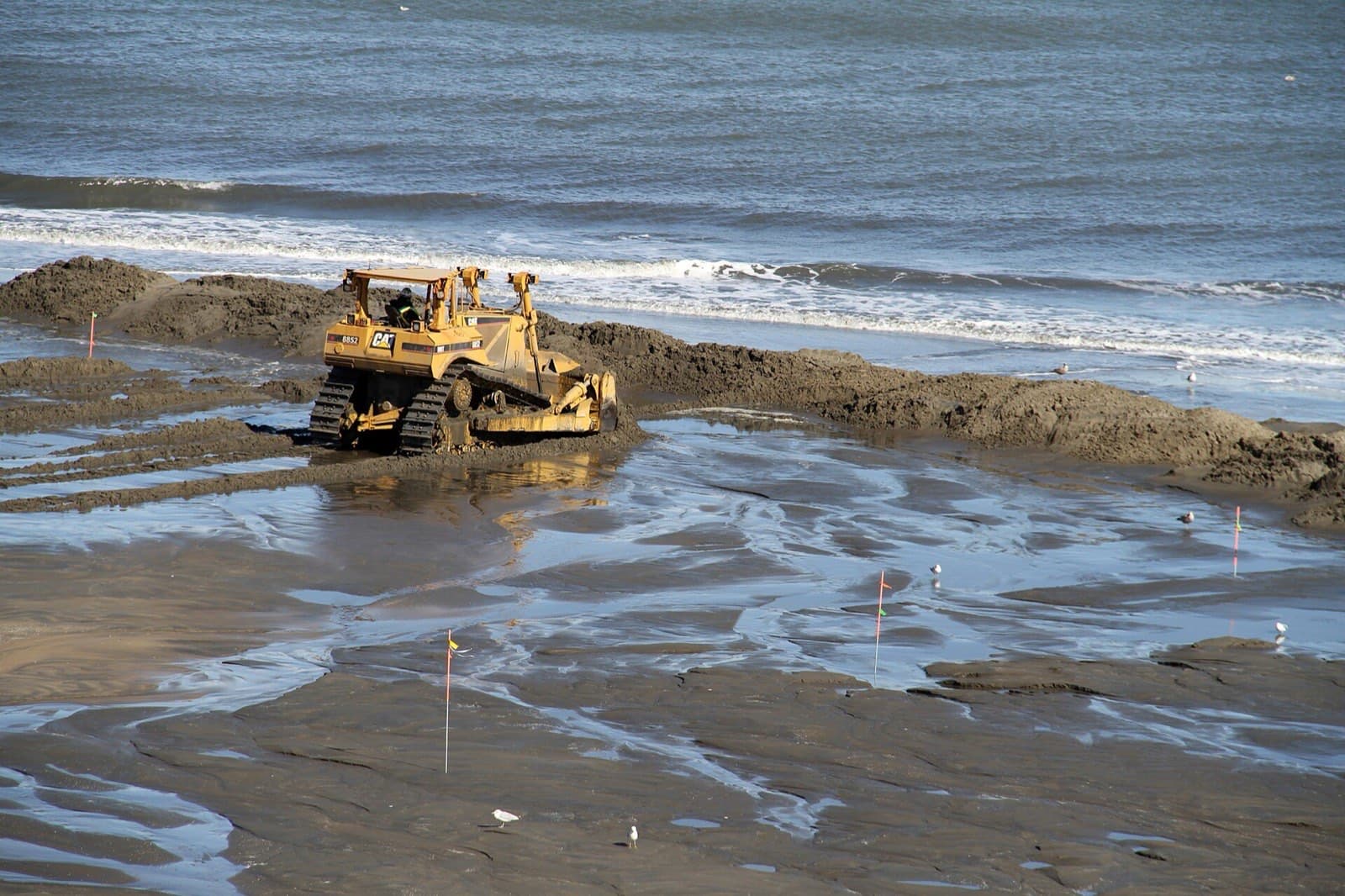 Sandbridge Beach shoreline during a U.S. Army Corps of Engineers renourishment project